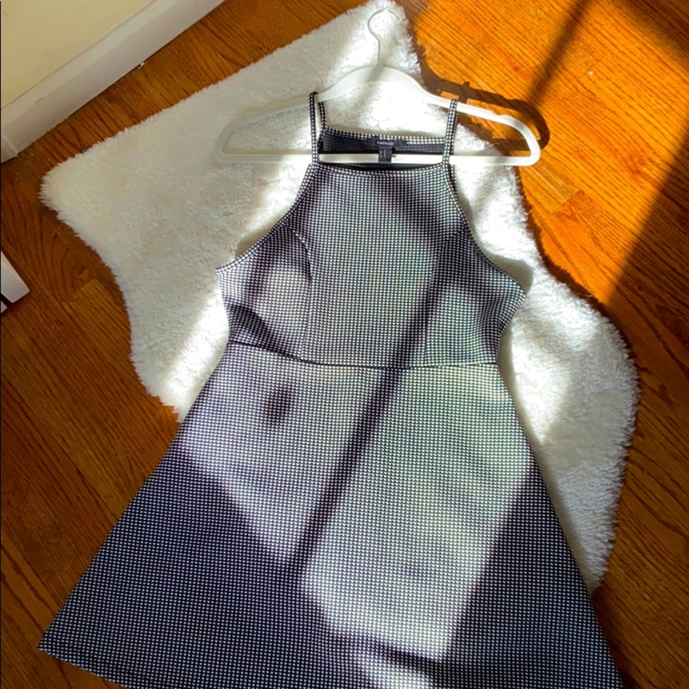 BLACK & WHITE DRESS,NEVER WORN,GREAT CONDITION!